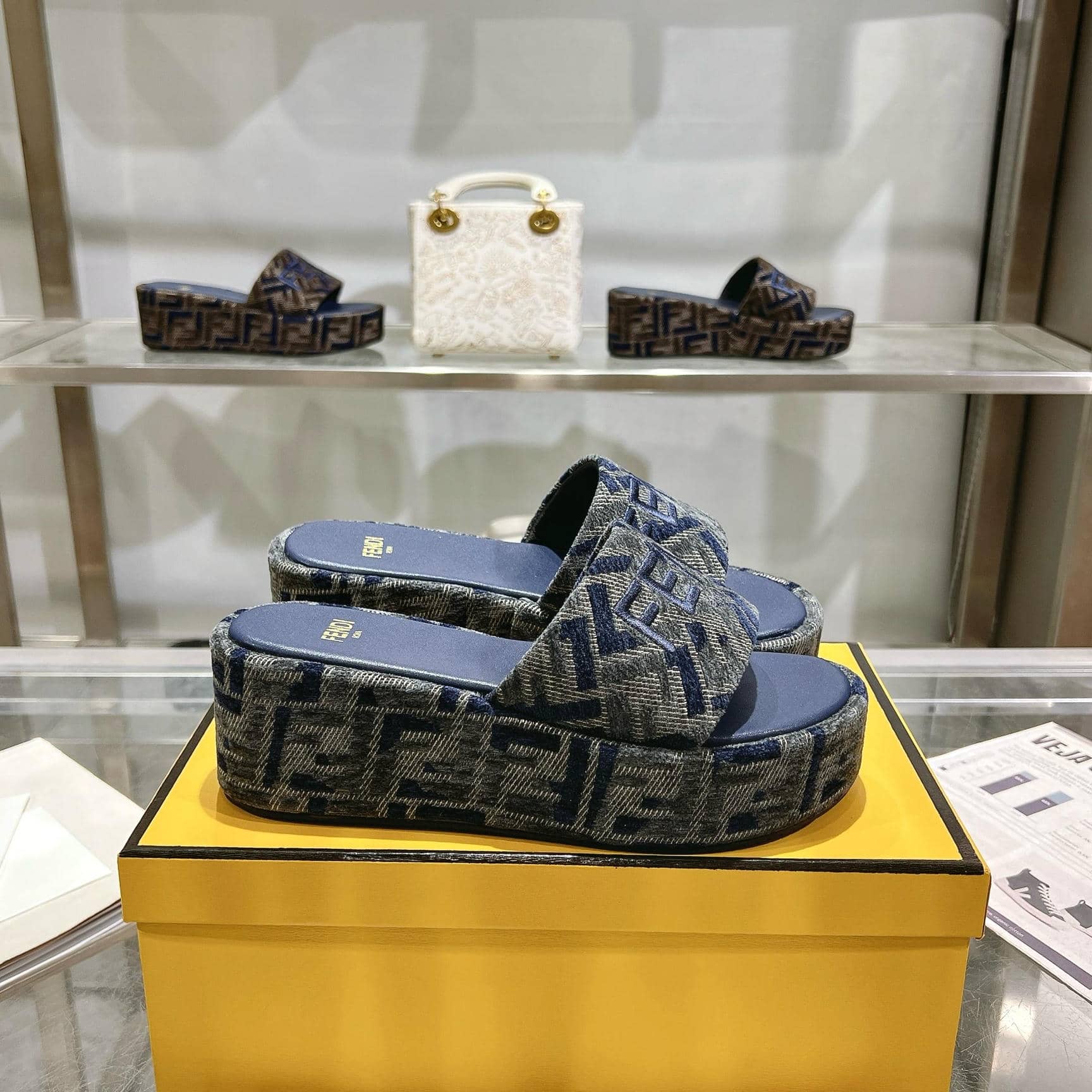 Fendi Slipper-19